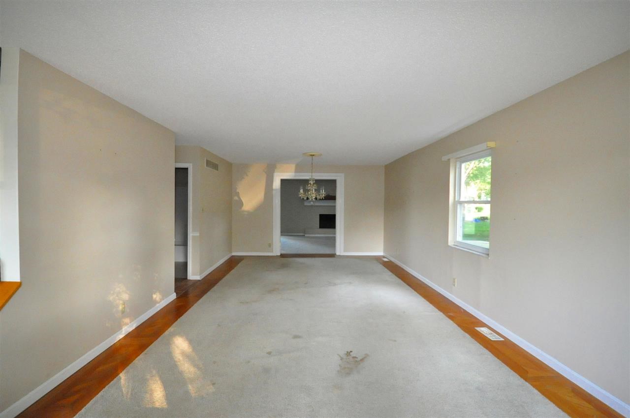 7855 Tanglewood Dr, Newburgh, IN 47630 photo 2
