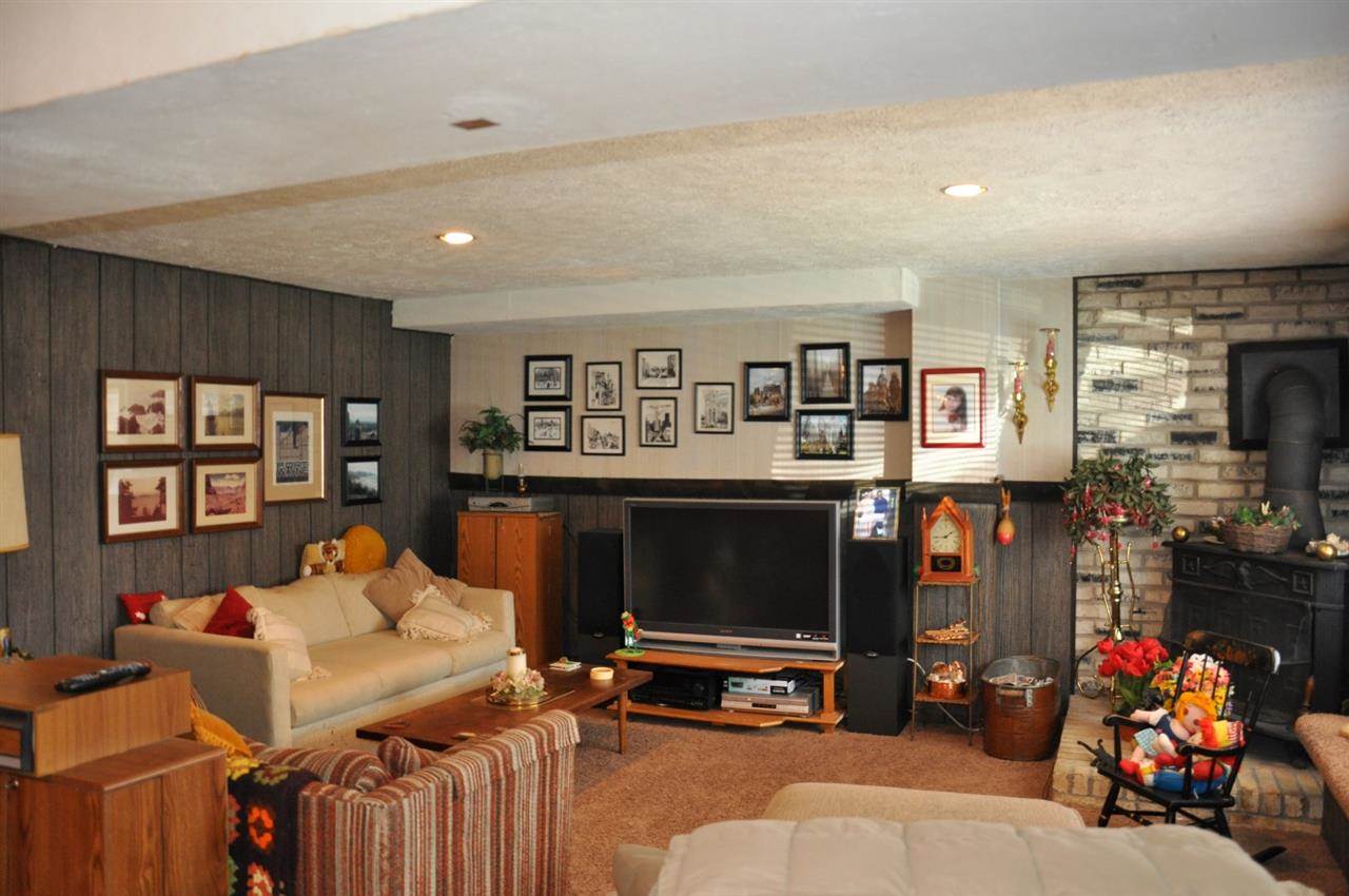 1101 N Bosse Ave, Evansville, IN 47720 photo 4