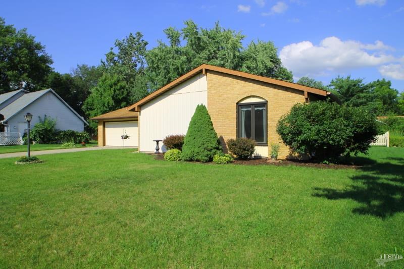 4728 Queensbury Dr, Fort Wayne, IN 46835 photo 2