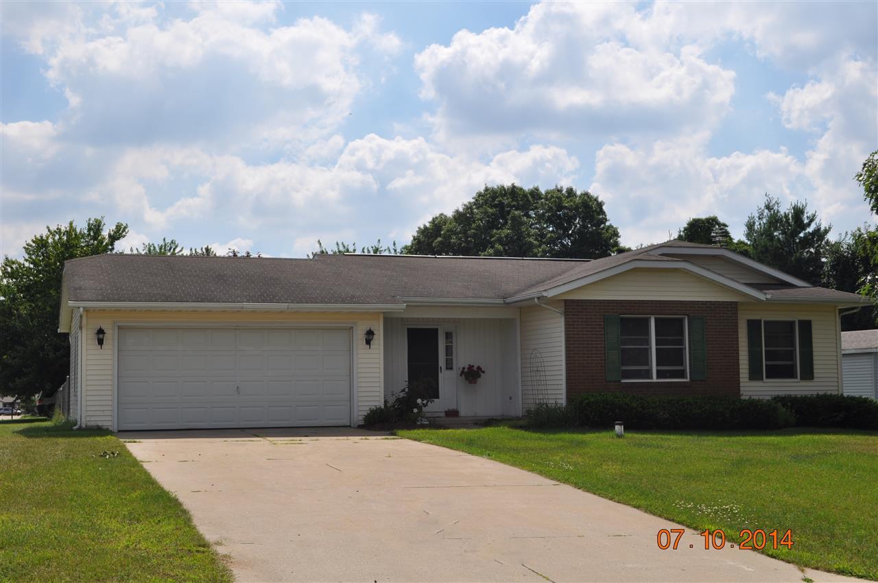 62828 Fairview Dr, Goshen, IN 46528 photo 1