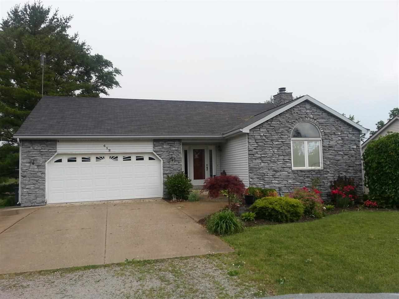 412 Drake Rd, Kendallville, IN 46755 photo 1