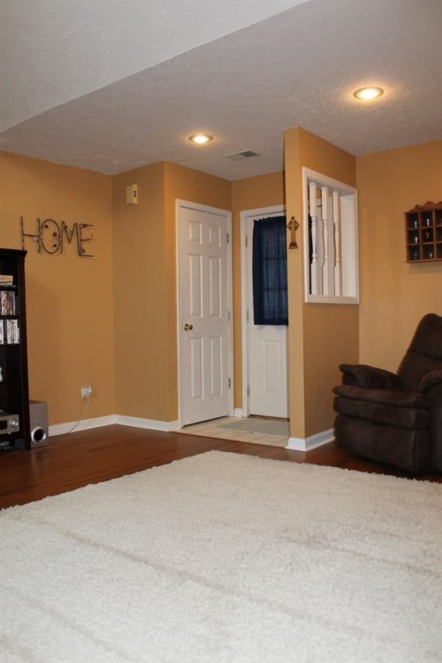 5788 Lisa Ln, Newburgh, IN 47630 photo 2