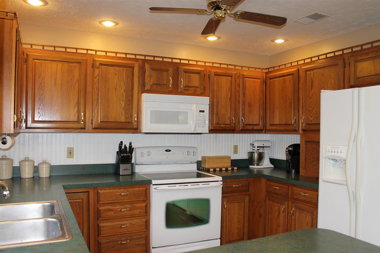 5788 Lisa Ln, Newburgh, IN 47630 photo 12