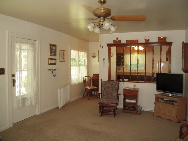 253 E Armstrong St, Frankfort, IN 46041 photo 7