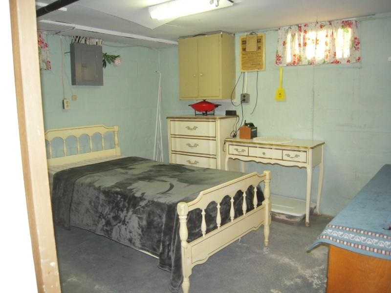 253 E Armstrong St, Frankfort, IN 46041 photo 19
