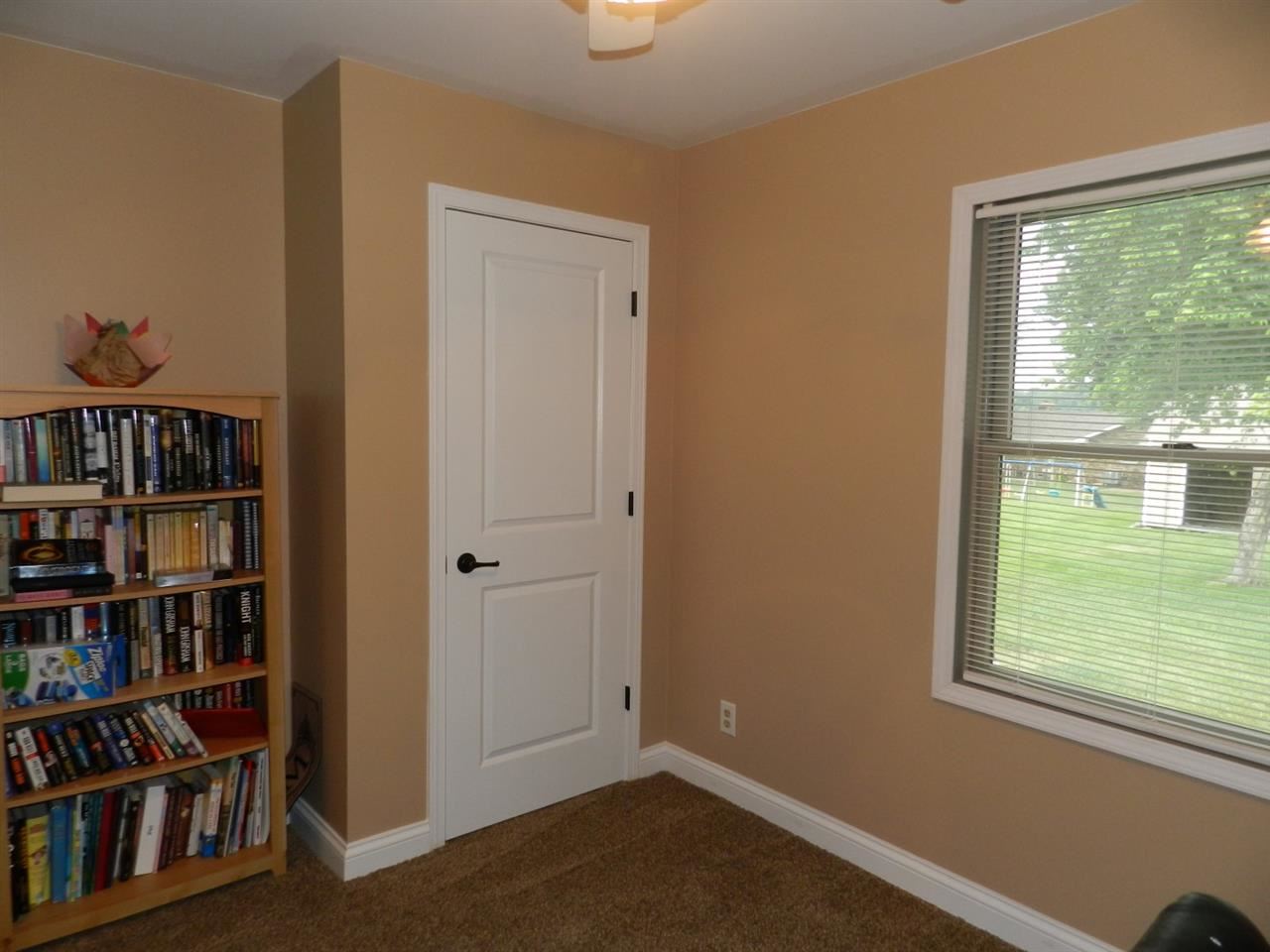 2608 W Julie Dr, Princeton, IN 47670 photo 14