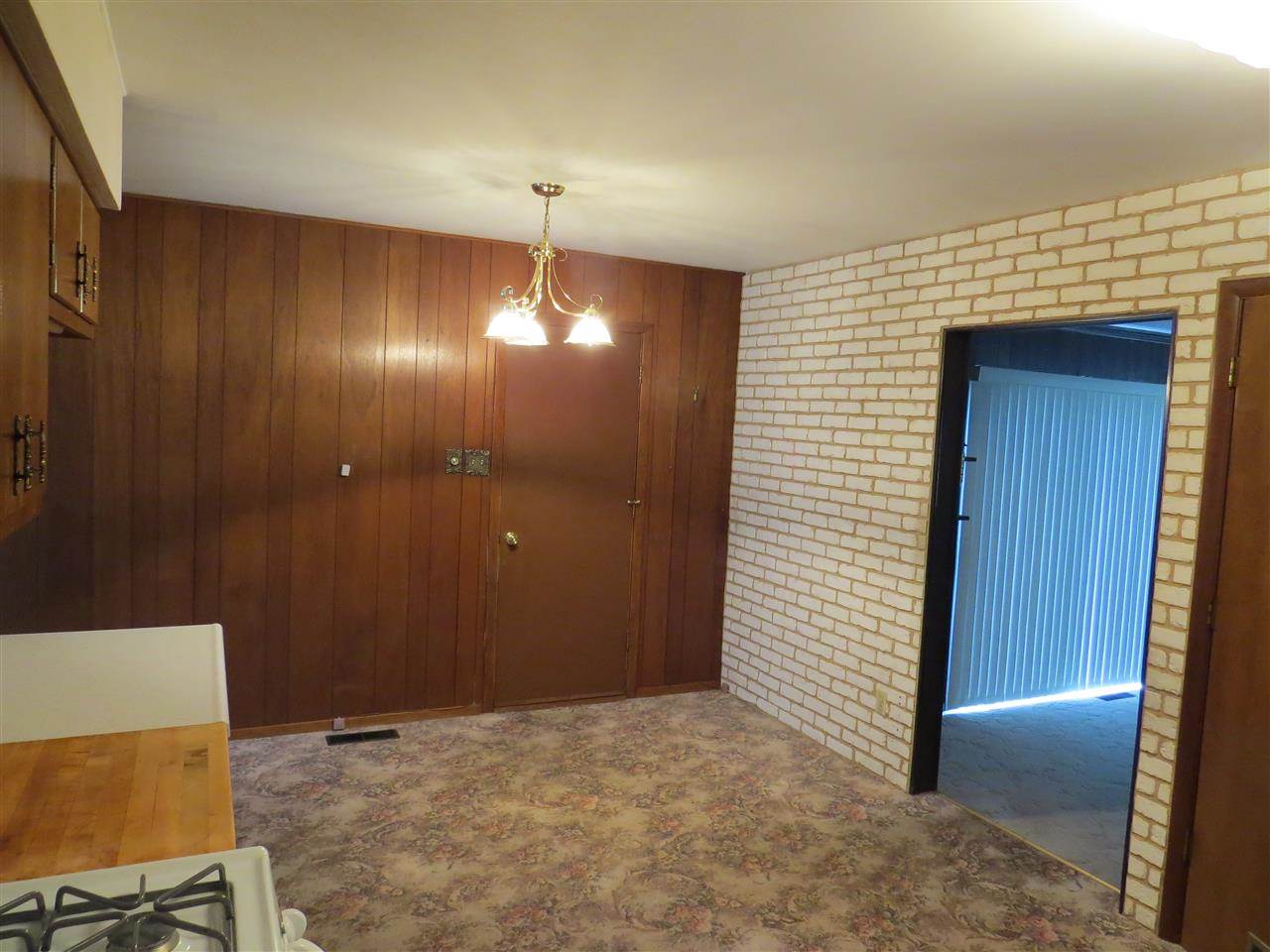 104 N Winter Ave, Goshen, IN 46526 photo 3