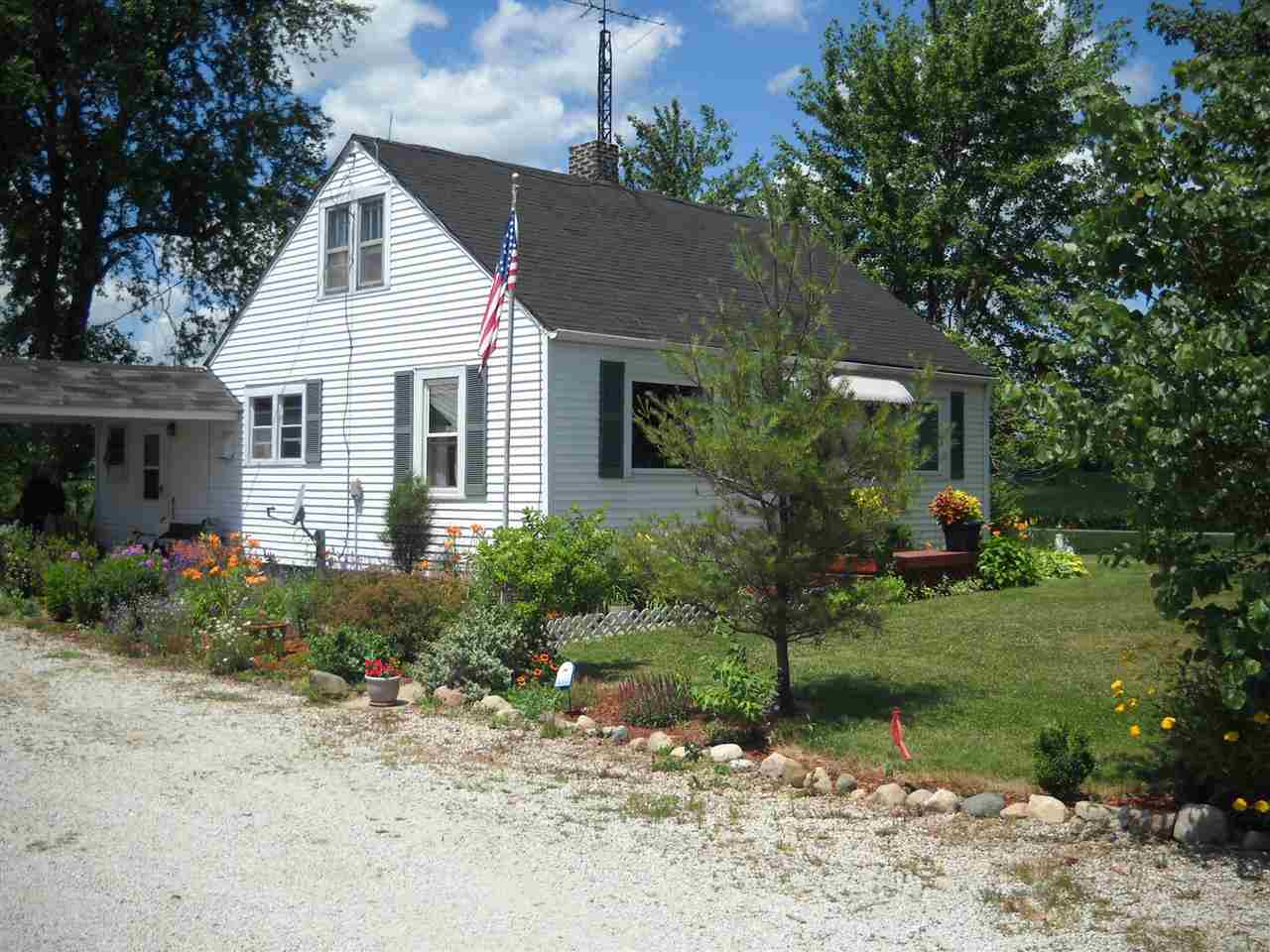 8558 N Meridian Rd, Denver, IN 46926 photo 2