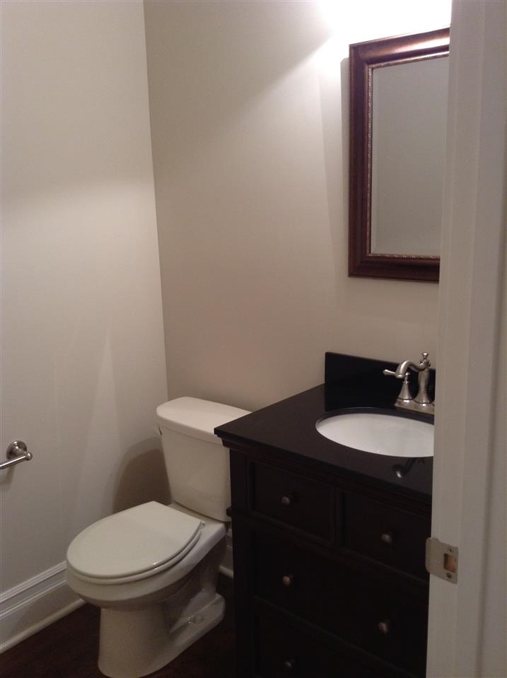 8131 Wyngate Cir, Newburgh, IN 47630 photo 5