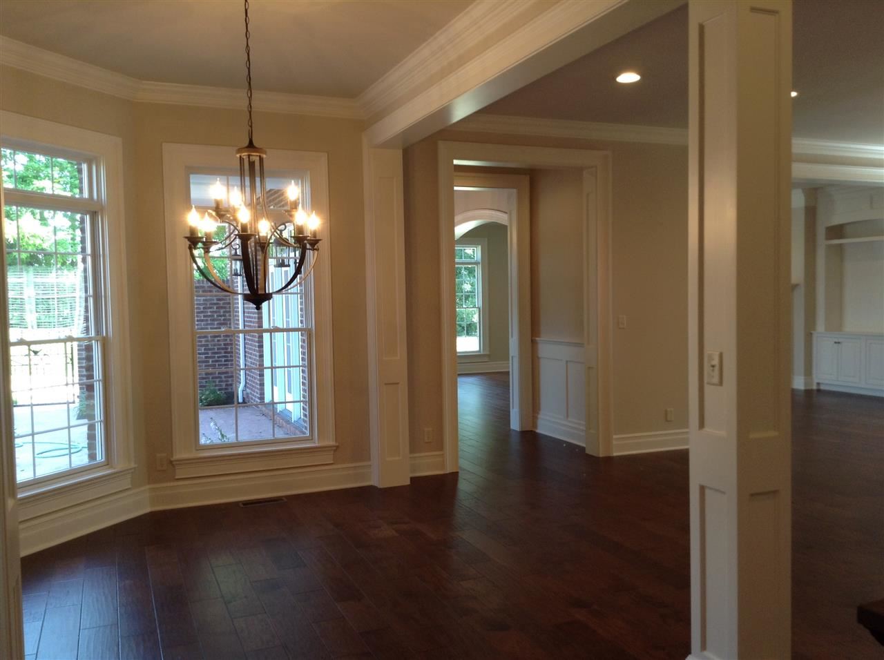 8131 Wyngate Cir, Newburgh, IN 47630 photo 3