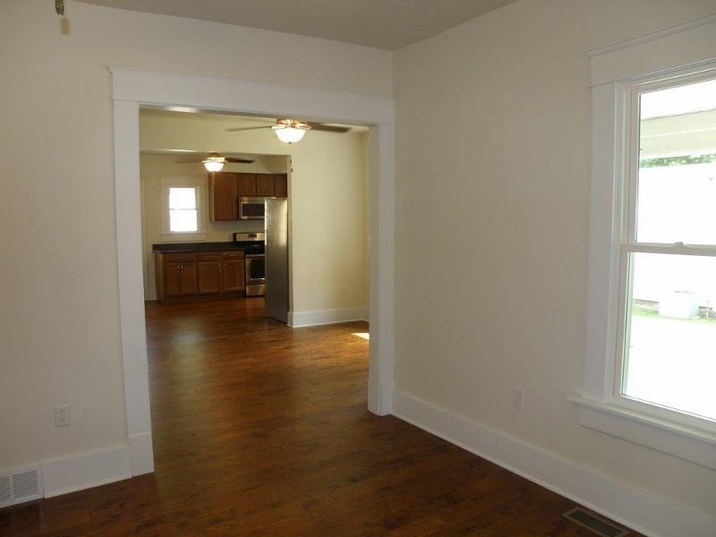 712 N 5th St, Goshen, IN 46528 photo 9