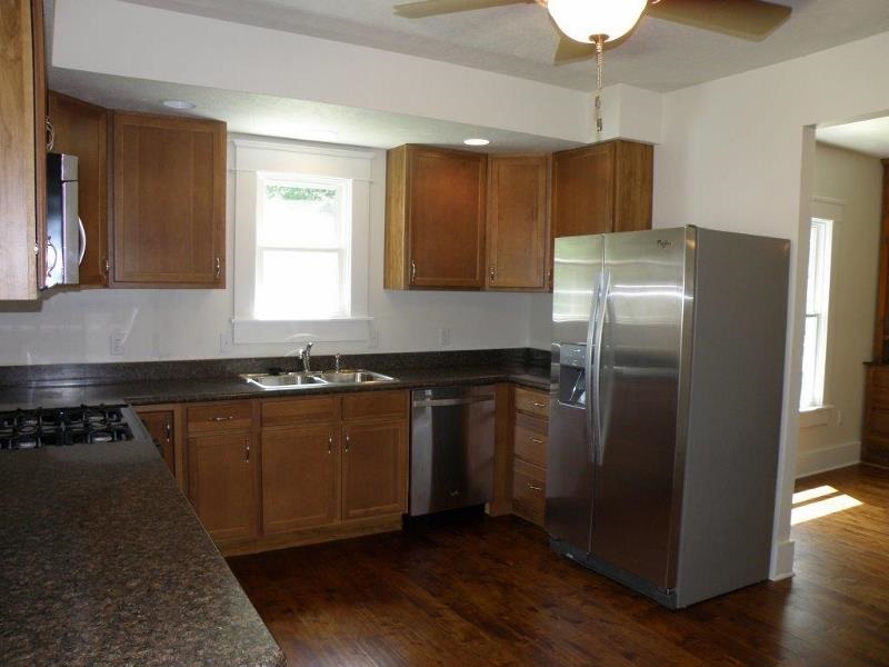 712 N 5th St, Goshen, IN 46528 photo 4
