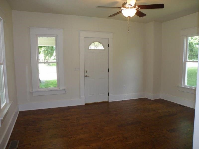 712 N 5th St, Goshen, IN 46528 photo 3