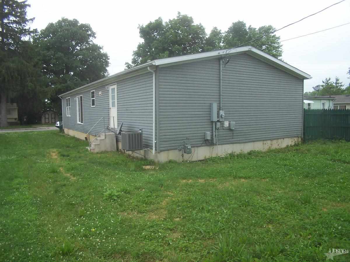 615 Beth Ave, Bluffton, IN 46714 photo 2