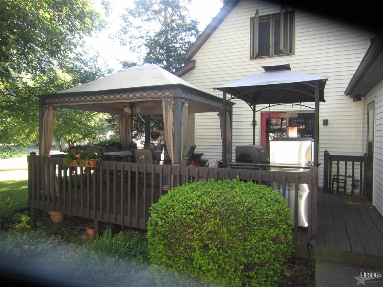 229 N Oak St, Columbia City, IN 46725 photo 2