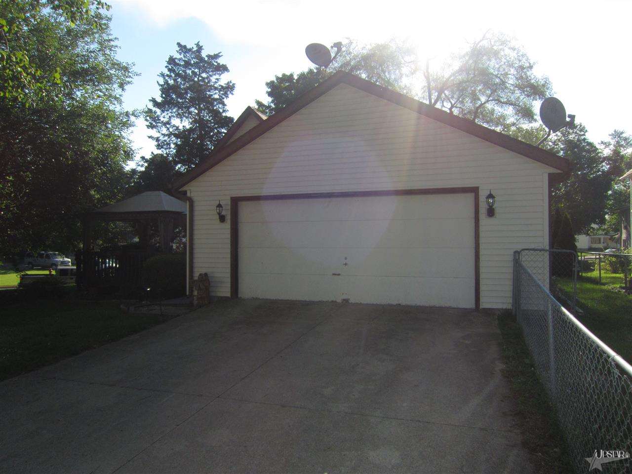 229 N Oak St, Columbia City, IN 46725 photo 4