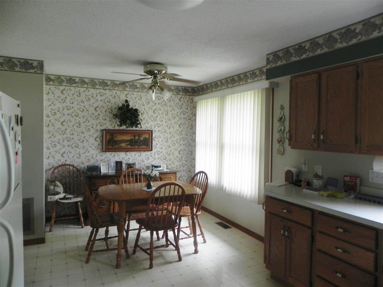 708 Crestview Dr, North Manchester, IN 46962 photo 4