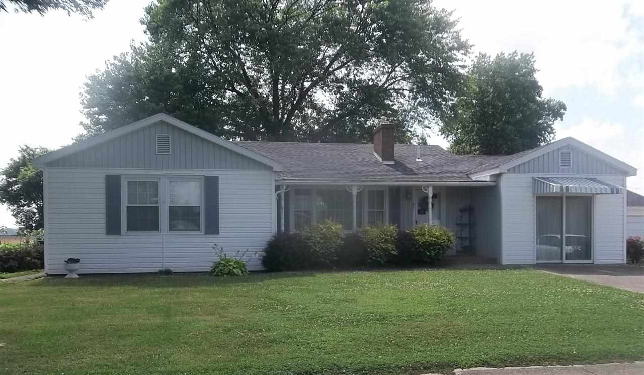 107 N Main St, Griffin, IN 47616 photo 1
