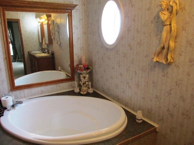 9472 E Kiser Lk, North Webster, IN 46555 photo 8