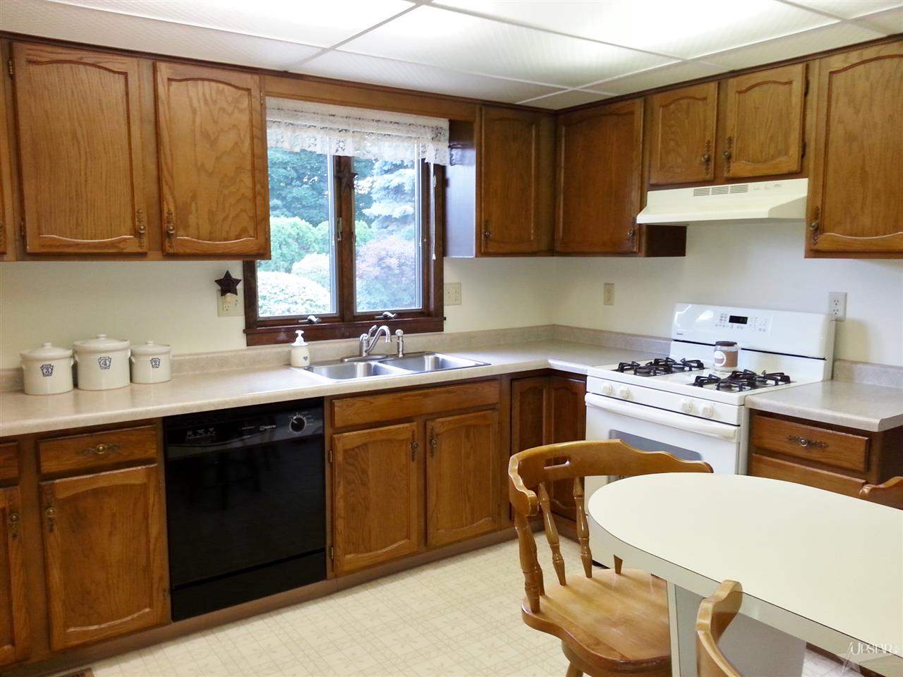 2583 E Oak Ln, Warsaw, IN 46582 photo 8