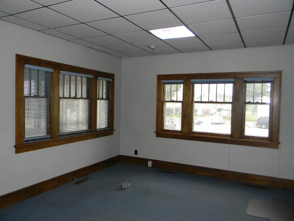 104 E Wayne St, Lagrange, IN 46761 photo 26