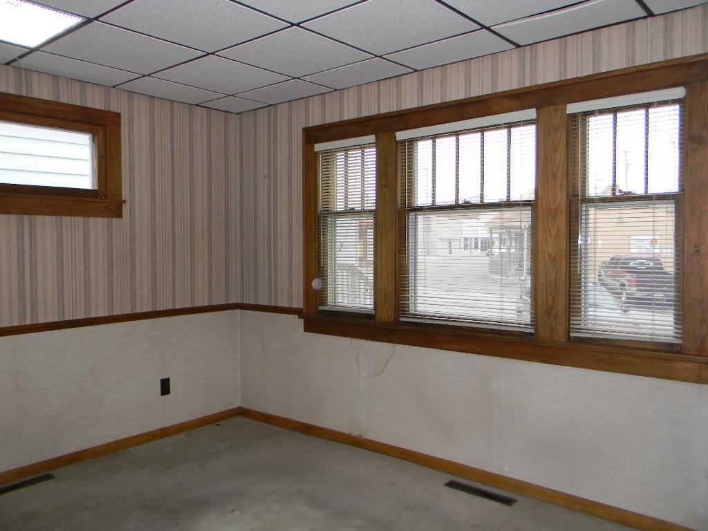 104 E Wayne St, Lagrange, IN 46761 photo 21