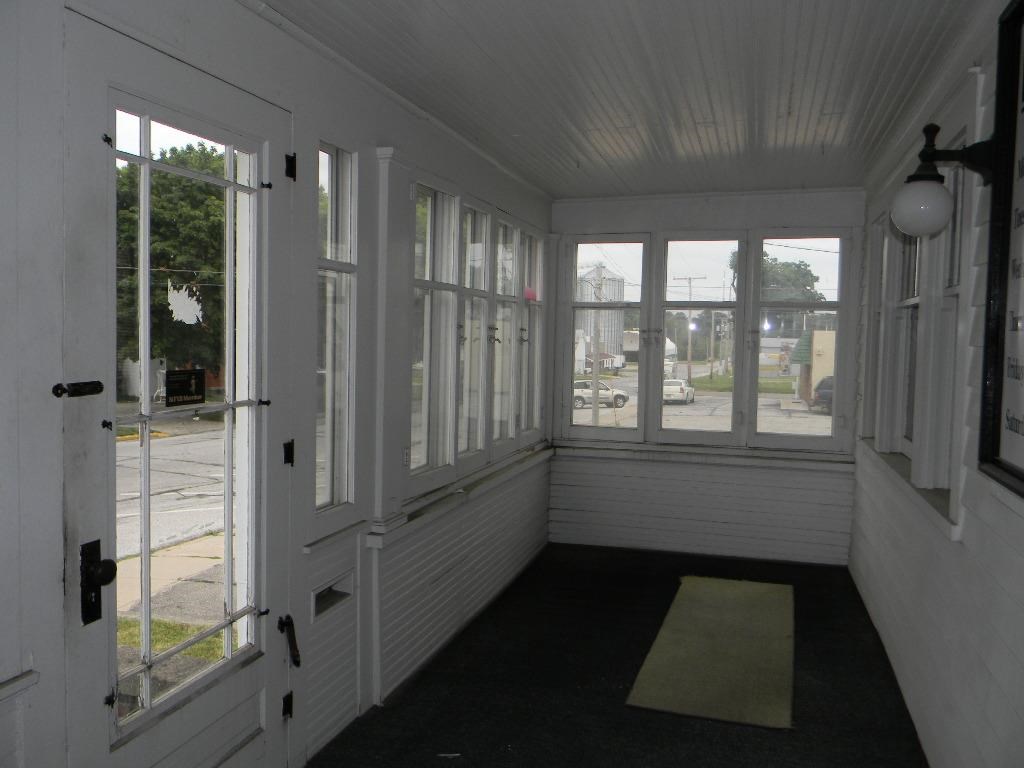 104 E Wayne St, Lagrange, IN 46761 photo 25