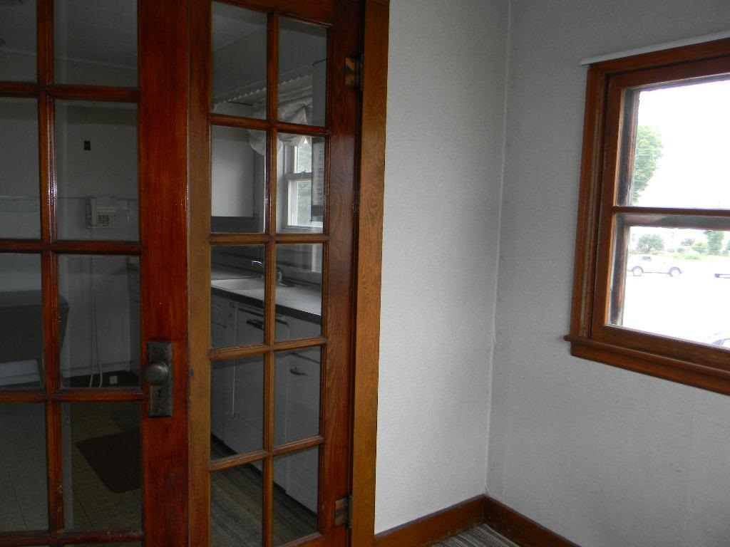 104 E Wayne St, Lagrange, IN 46761 photo 14