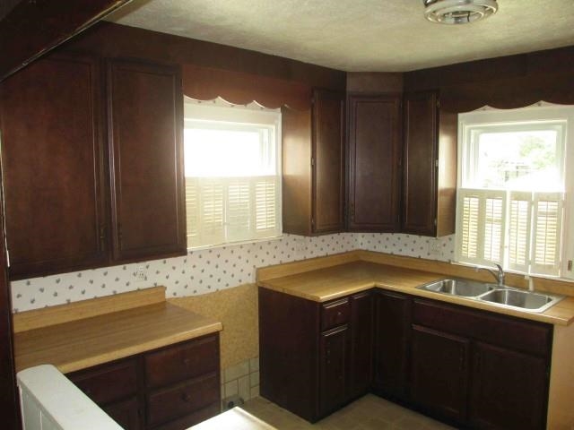 451 N Clay St, Frankfort, IN 46041 photo 7