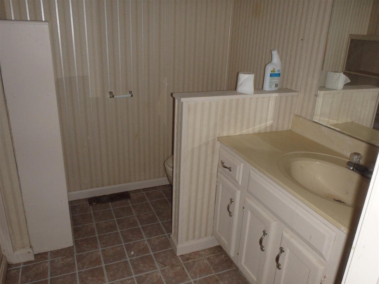 606 E Brummitt St, Owensville, IN 47665 photo 6