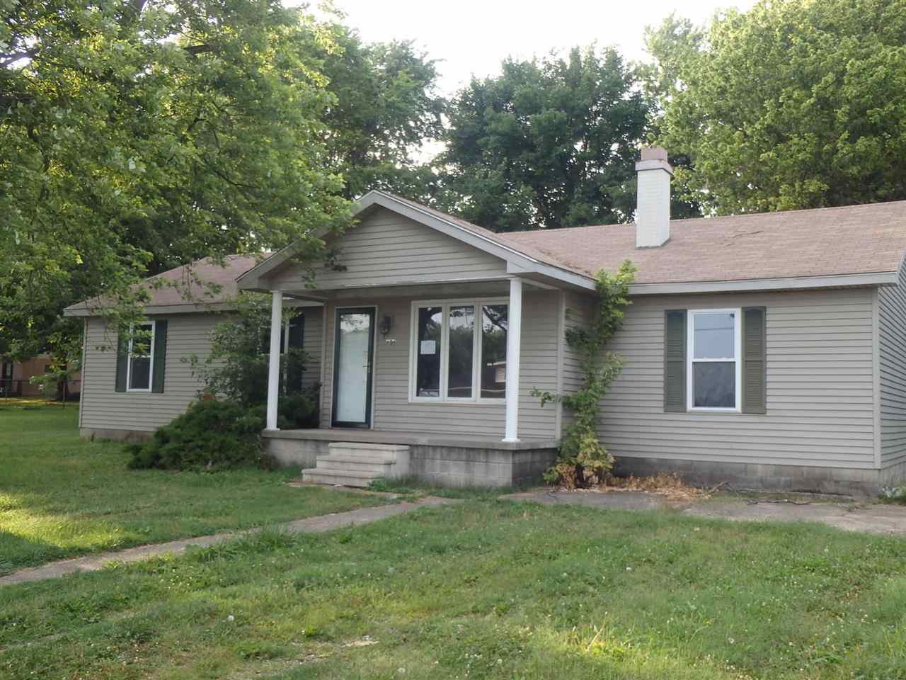 606 E Brummitt St, Owensville, IN 47665 photo 1