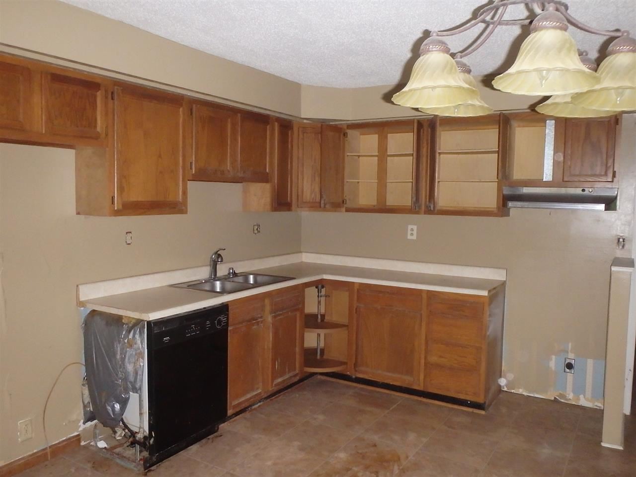 606 E Brummitt St, Owensville, IN 47665 photo 3