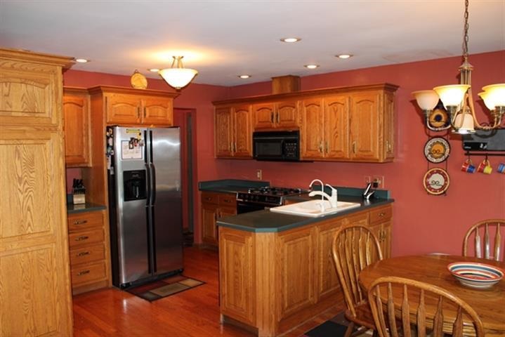 2348 W Wildwood Trl, Warsaw, IN 46580 photo 2