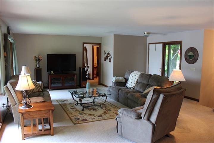 2348 W Wildwood Trl, Warsaw, IN 46580 photo 7