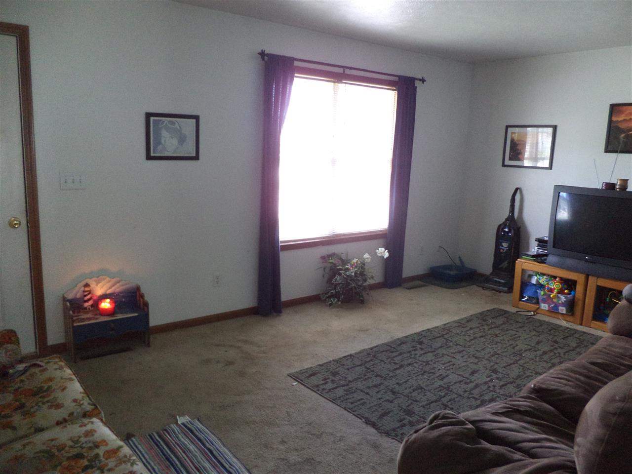 834 Colonial Manor Dr, Goshen, IN 46526 photo 2