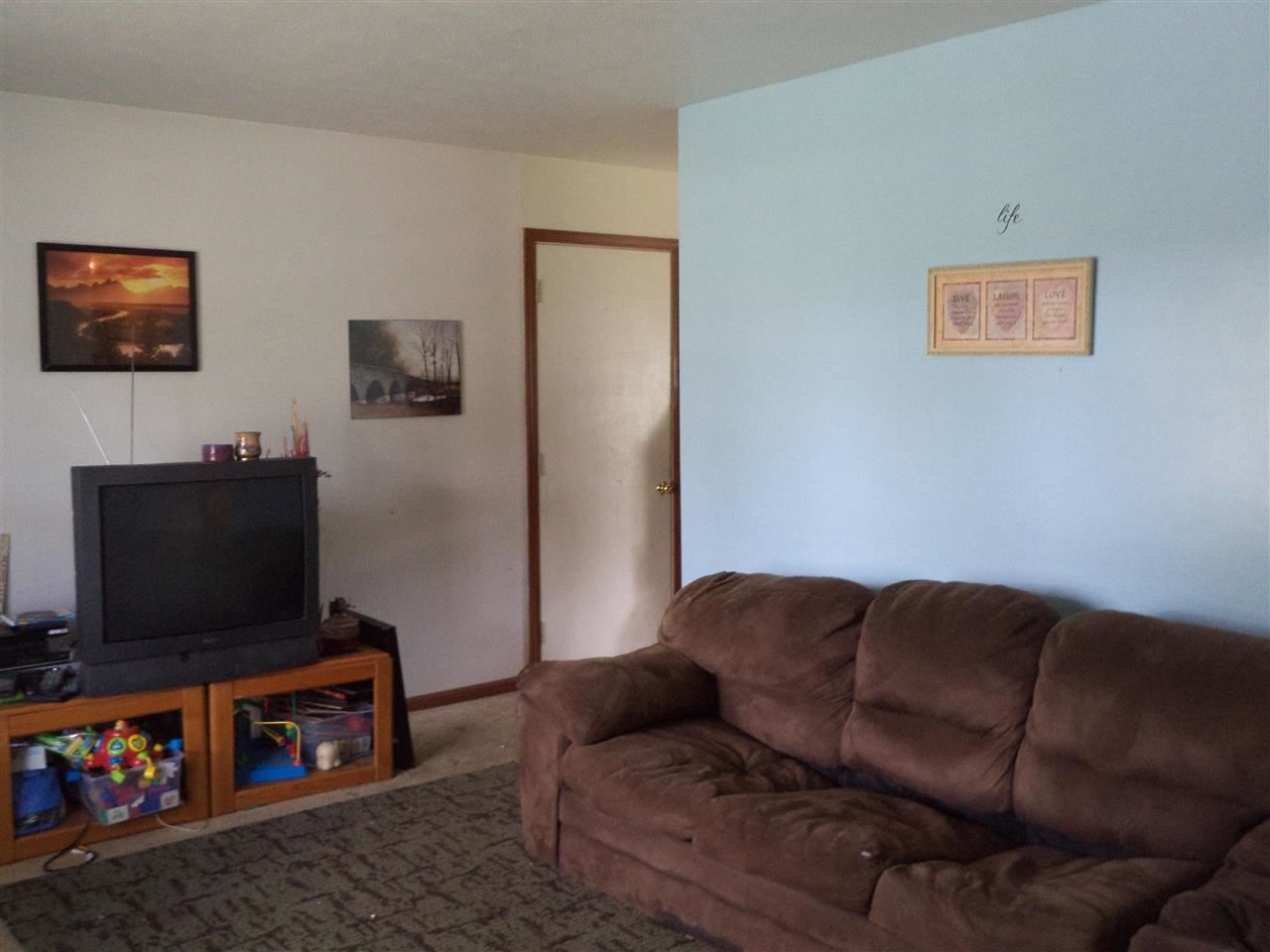 834 Colonial Manor Dr, Goshen, IN 46526 photo 3