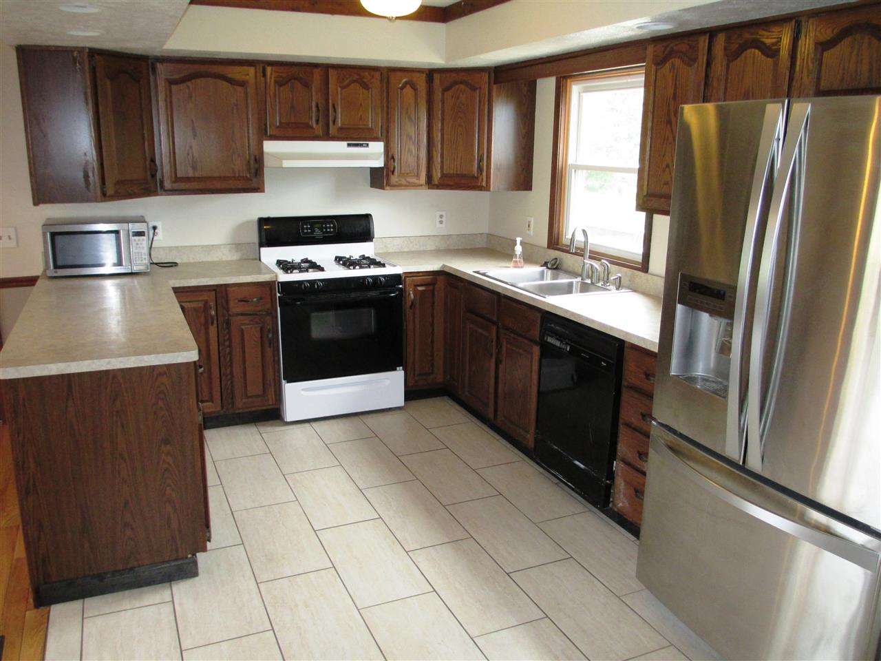 52125 Arrowhead, Granger, IN 46530 photo 3