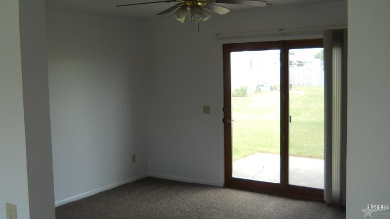 126 Wheat Ridge Ct, Decatur, IN 46733 photo 3
