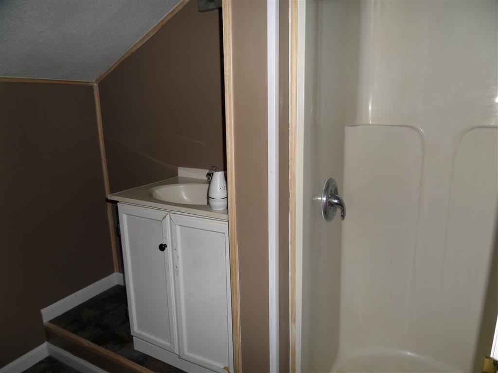 109 W Adams St, Swayzee, IN 46986 photo 12