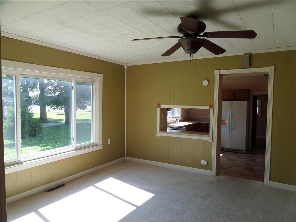 109 W Adams St, Swayzee, IN 46986 photo 4