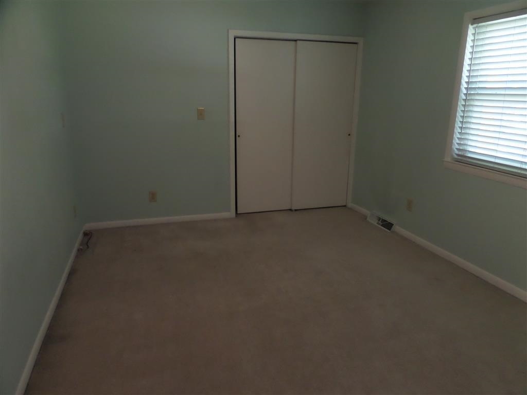 109 W Adams St, Swayzee, IN 46986 photo 6