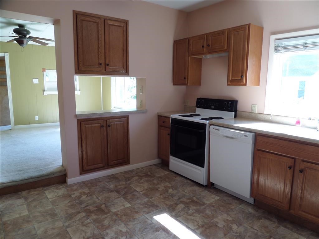 109 W Adams St, Swayzee, IN 46986 photo 3