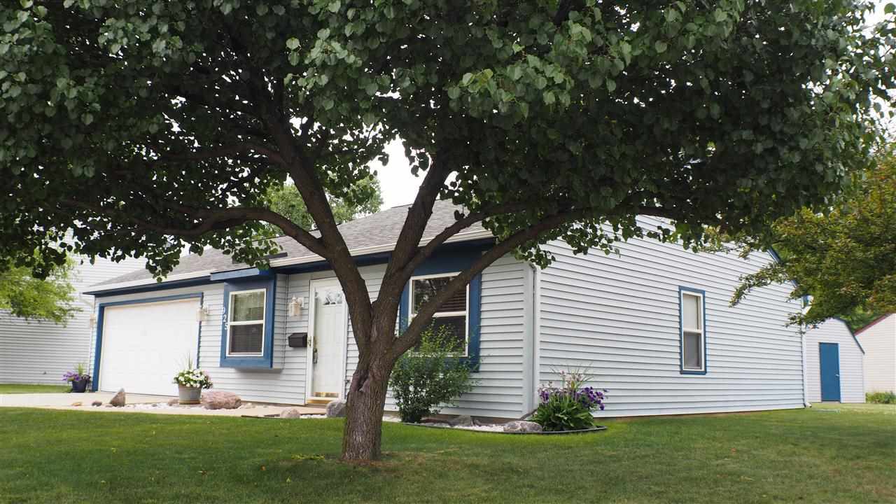 925 Arbordale Pl, Fort Wayne, IN 46825 photo 2