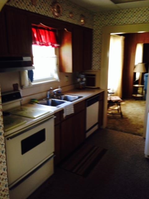 712 SE 1st St, Washington, IN 47501 photo 4