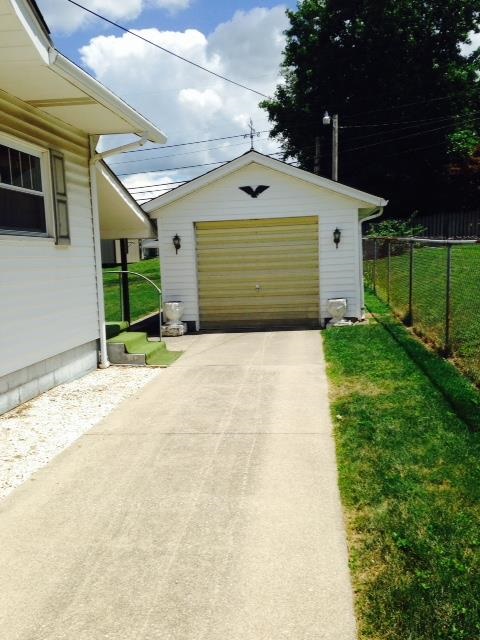 712 SE 1st St, Washington, IN 47501 photo 13