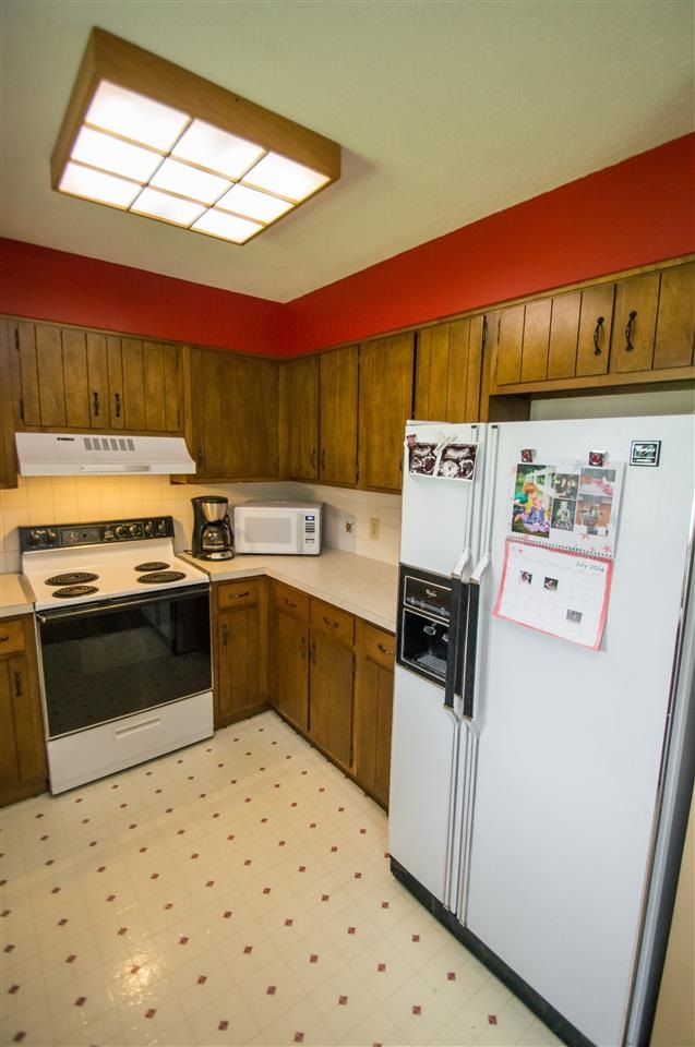 305 Lawrence Dr, Mount Vernon, IN 47620 photo 9
