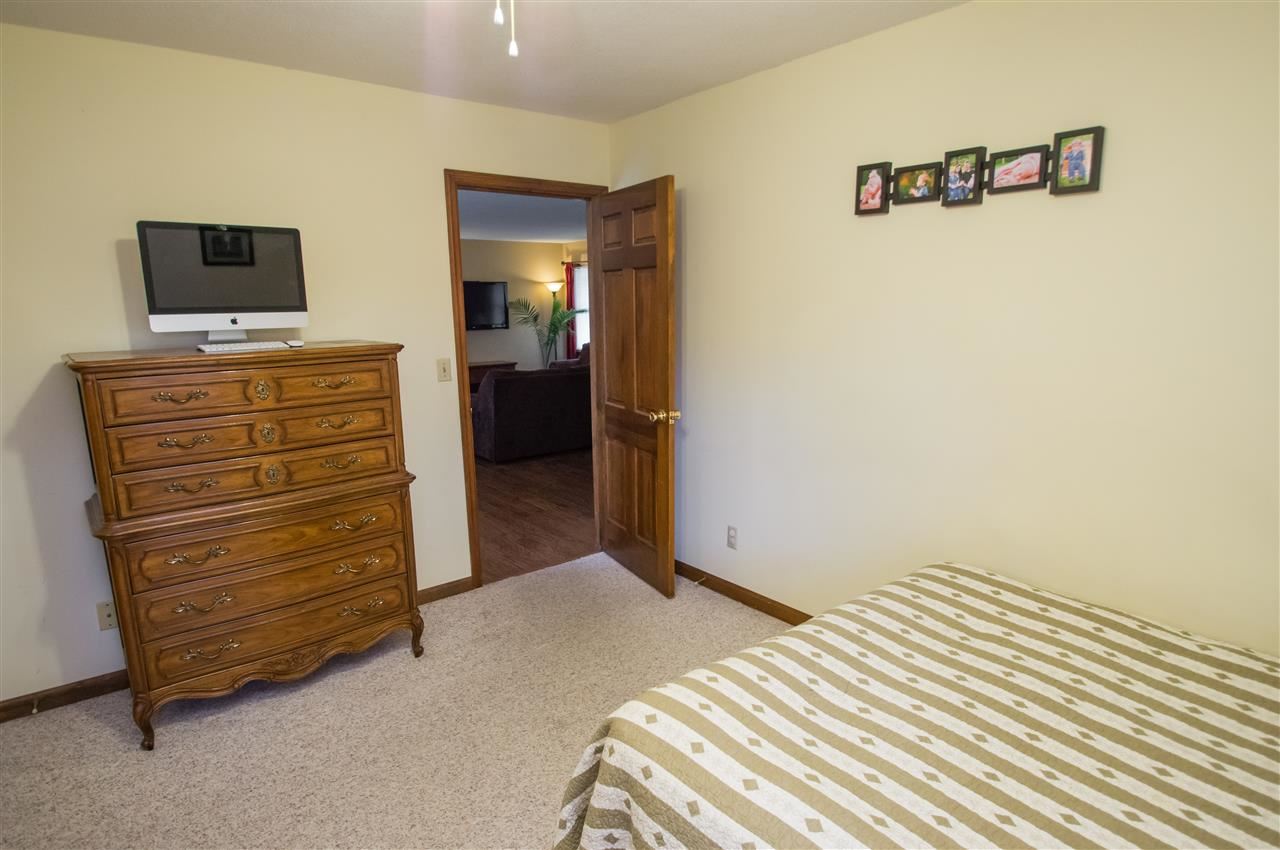 305 Lawrence Dr, Mount Vernon, IN 47620 photo 11
