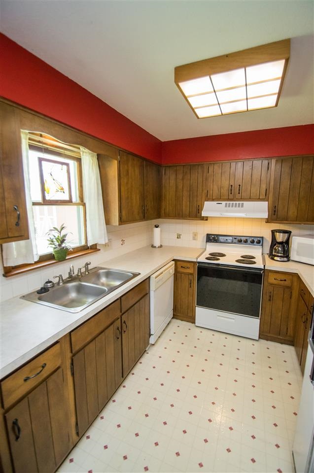 305 Lawrence Dr, Mount Vernon, IN 47620 photo 8