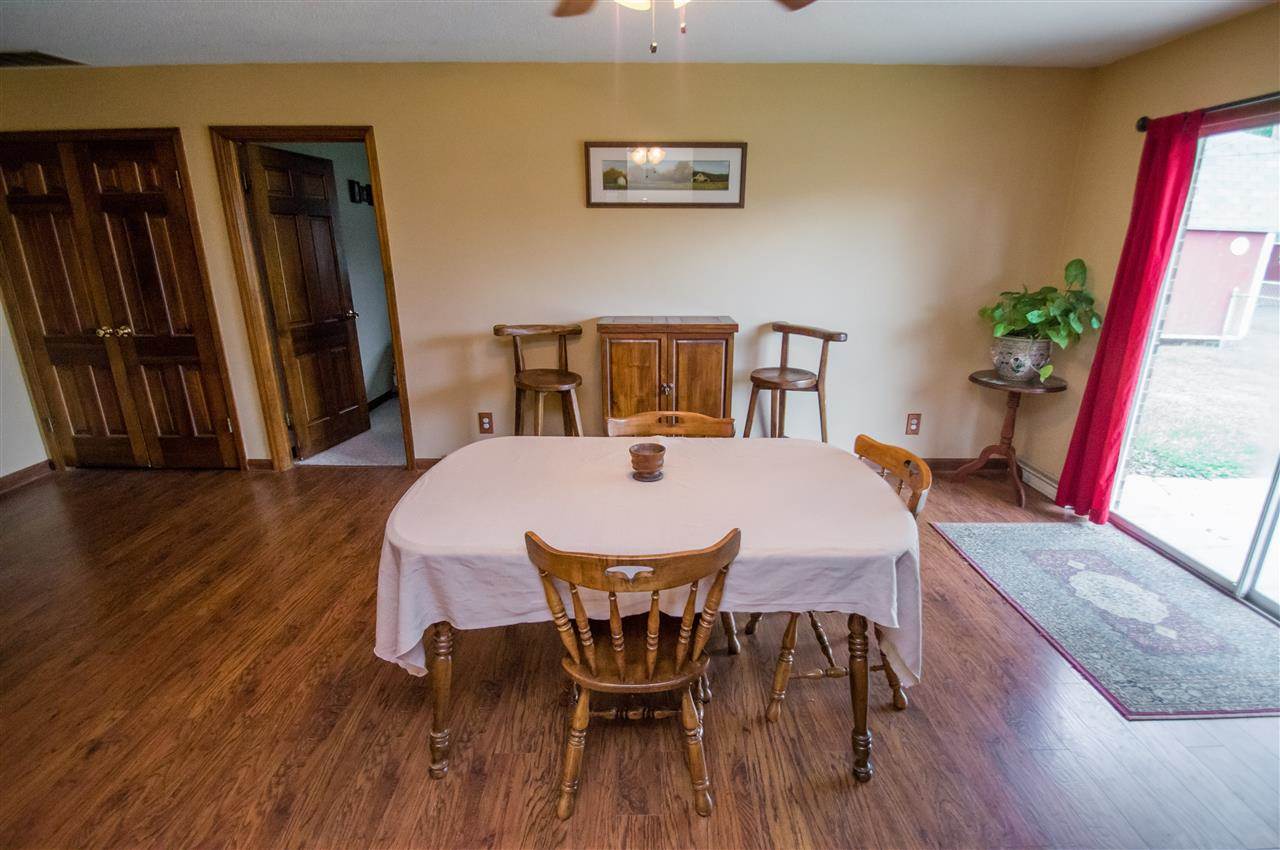 305 Lawrence Dr, Mount Vernon, IN 47620 photo 6