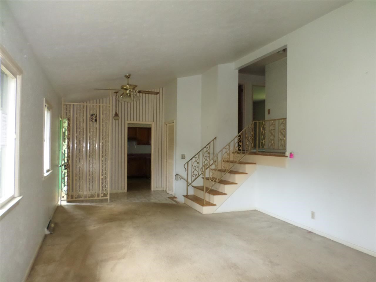 1523 Springbrook Dr, Elkhart, IN 46514 photo 3
